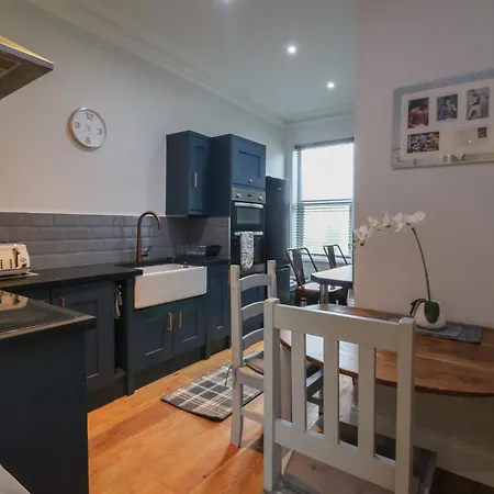 Flat 2 23 Hyde Park Road דירה הרוגייט