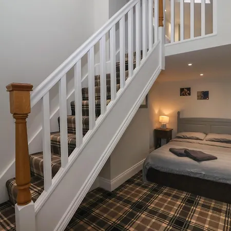 Апартаменты Flat 2 23 Hyde Park Road *