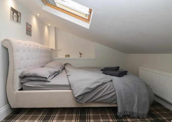 דירה Flat 2 23 Hyde Park Road הרוגייט